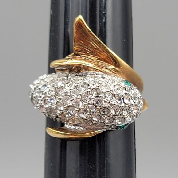 Rhinestone Encrusted Dolphin Ring Green Eyes Gold Tone Fashion Size 7.5 - Picture 4 of 6